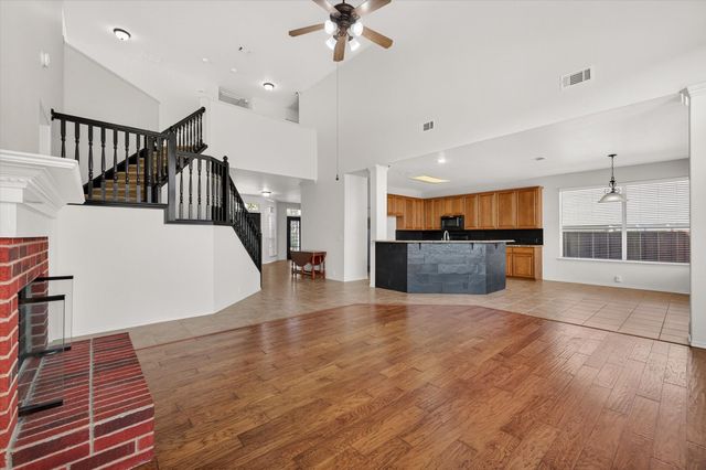 1204 Dover Heights Trail, Mansfield, TX 76063