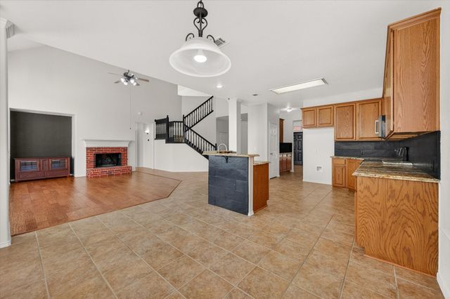 1204 Dover Heights Trail, Mansfield, TX 76063