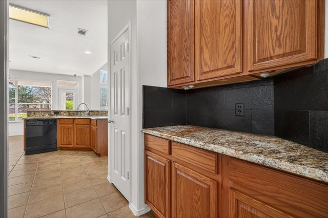 1204 Dover Heights Trail, Mansfield, TX 76063