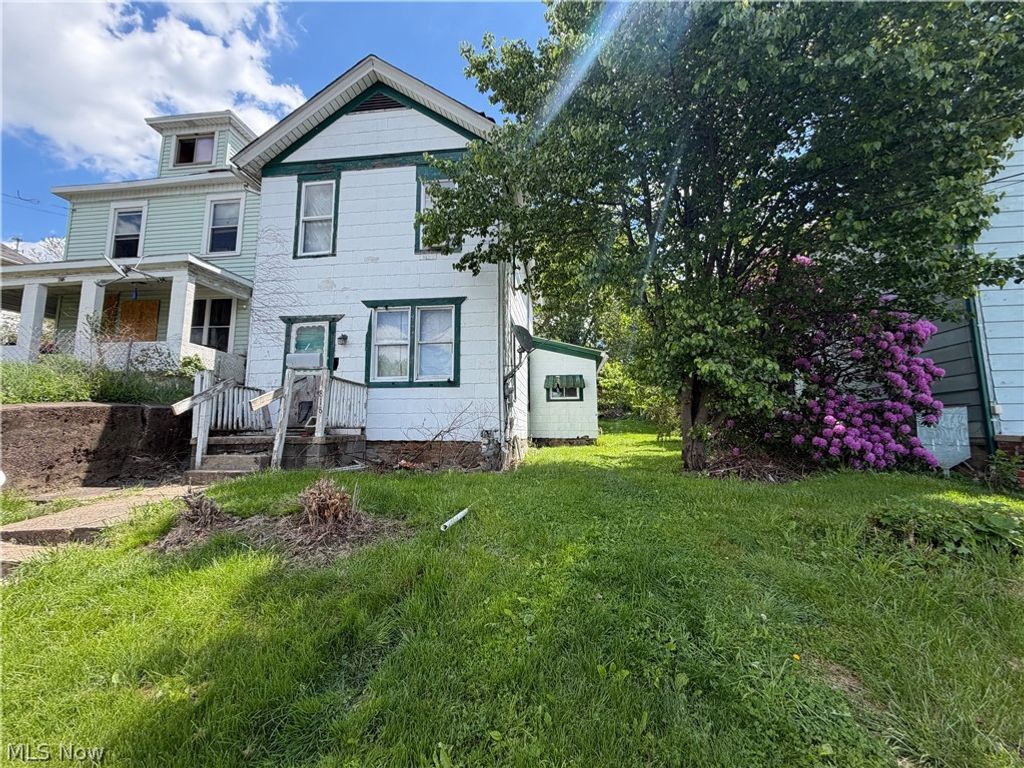 818 Riverview Street, East Liverpool, OH 43920