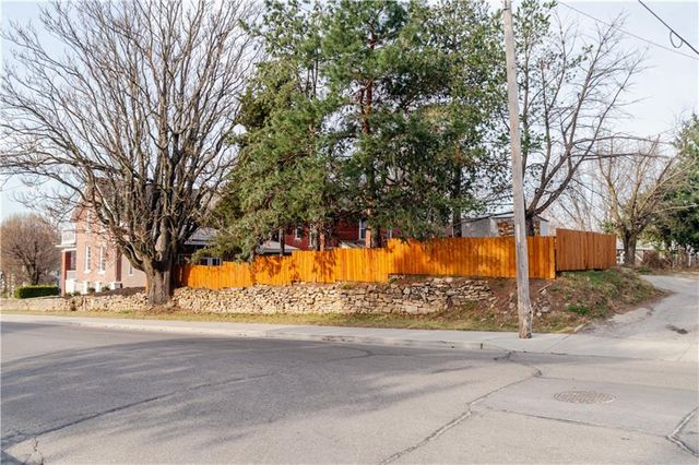 601 ATCHISON Street, Atchison, KS 66002