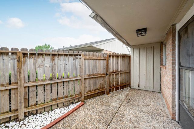 1529 Wirt Road 20, Houston, TX 77055