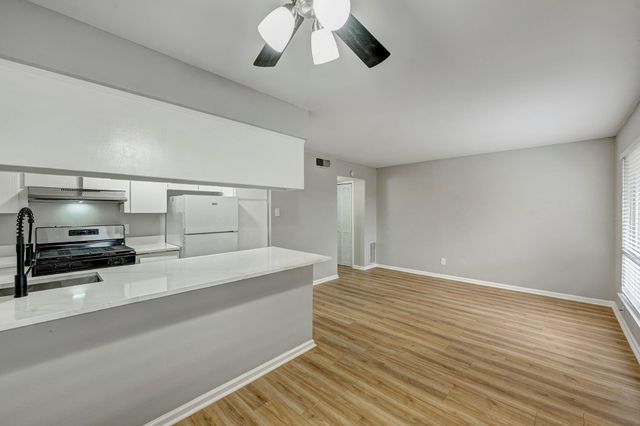 1529 Wirt Road 20, Houston, TX 77055