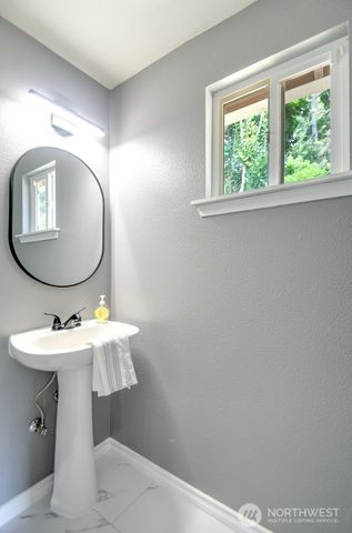 8117 27th Avenue SE, Lacey, WA 98503