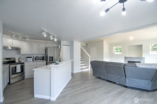 8117 27th Avenue SE, Lacey, WA 98503