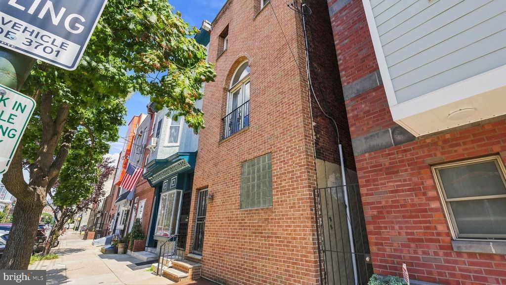 821 S 11TH ST, PHILADELPHIA, PA 19147 — photo 2