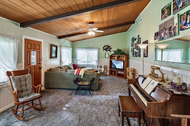 28 Galls Creek Road, Gold Hill, OR 97525