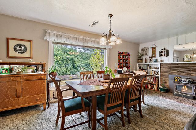28 Galls Creek Road, Gold Hill, OR 97525