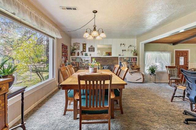 28 Galls Creek Road, Gold Hill, OR 97525