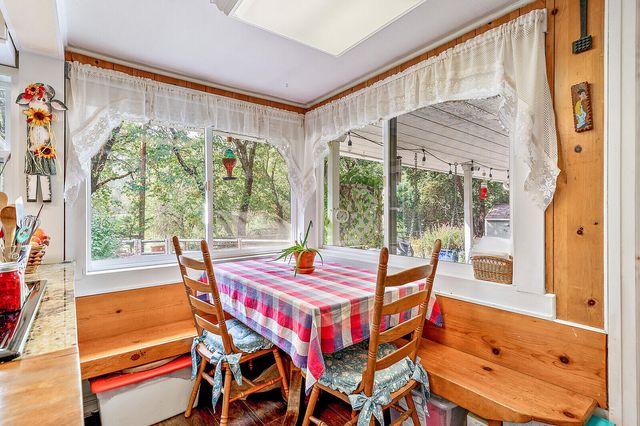 28 Galls Creek Road, Gold Hill, OR 97525
