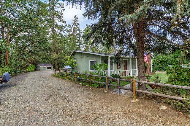 28 Galls Creek Road, Gold Hill, OR 97525