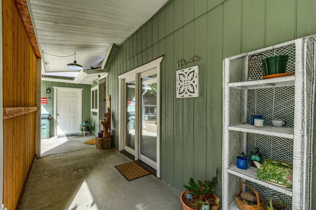 28 Galls Creek Road, Gold Hill, OR 97525