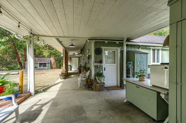 28 Galls Creek Road, Gold Hill, OR 97525