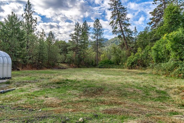 28 Galls Creek Road, Gold Hill, OR 97525