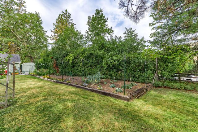 28 Galls Creek Road, Gold Hill, OR 97525