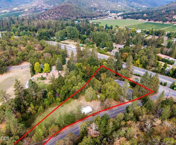 28 Galls Creek Road, Gold Hill, OR 97525