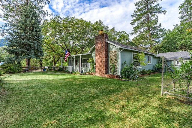 28 Galls Creek Road, Gold Hill, OR 97525