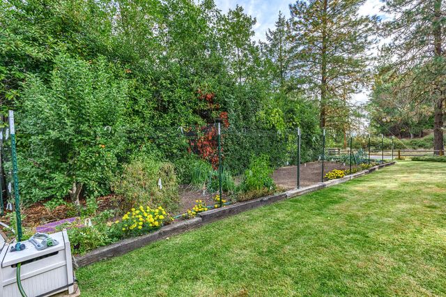 28 Galls Creek Road, Gold Hill, OR 97525