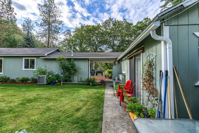 28 Galls Creek Road, Gold Hill, OR 97525