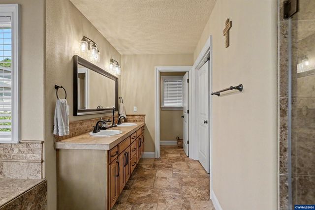 2783 Dutch Oven Av NW, Salem, OR 97304