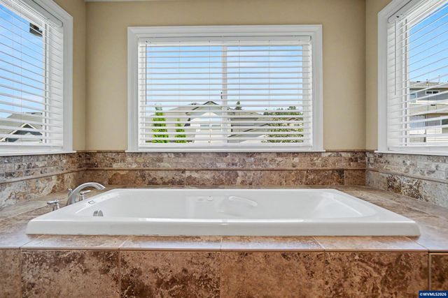 2783 Dutch Oven Av NW, Salem, OR 97304