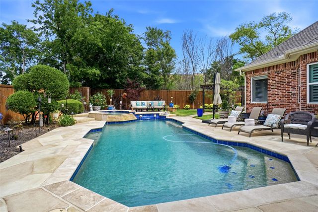 9009 Thornway Drive, North Richland Hills, TX 76182