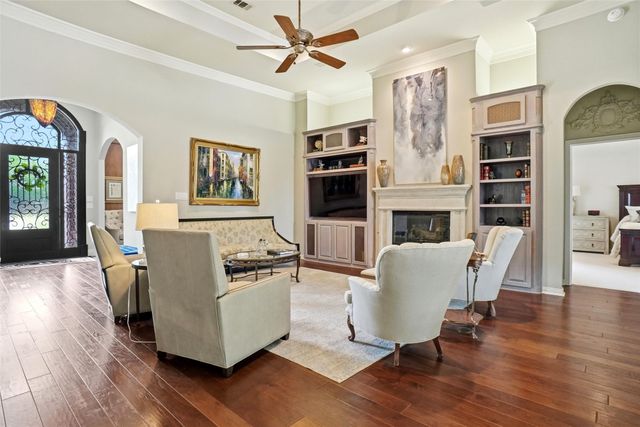 9009 Thornway Drive, North Richland Hills, TX 76182