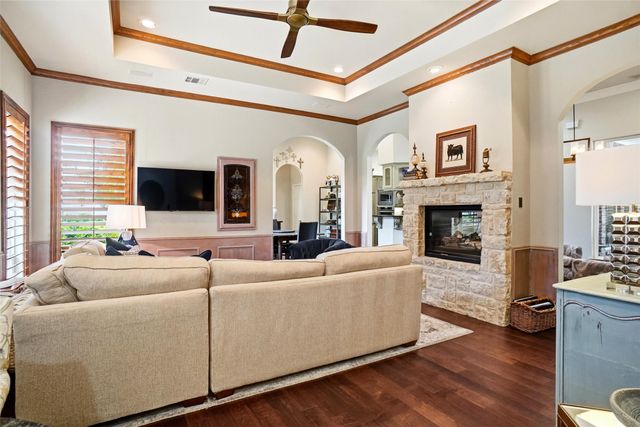 9009 Thornway Drive, North Richland Hills, TX 76182