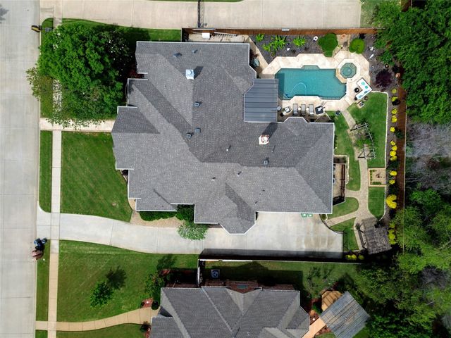 9009 Thornway Drive, North Richland Hills, TX 76182