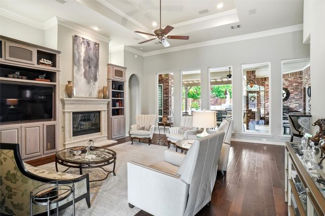 9009 Thornway Drive, North Richland Hills, TX 76182