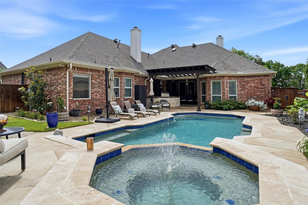 9009 Thornway Drive, North Richland Hills, TX 76182