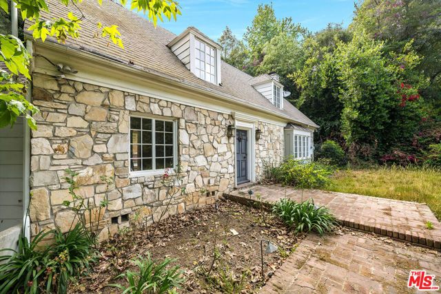 1495 Stone Canyon Road, Los Angeles, CA 90077