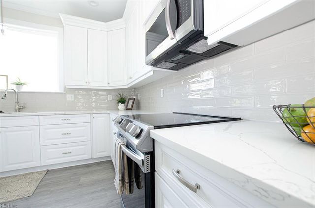 413 Octavia DR, Yorktown, VA 23693