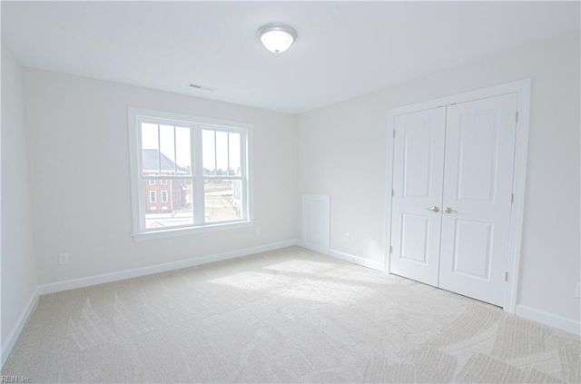 413 Octavia DR, Yorktown, VA 23693
