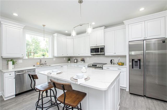 413 Octavia DR, Yorktown, VA 23693
