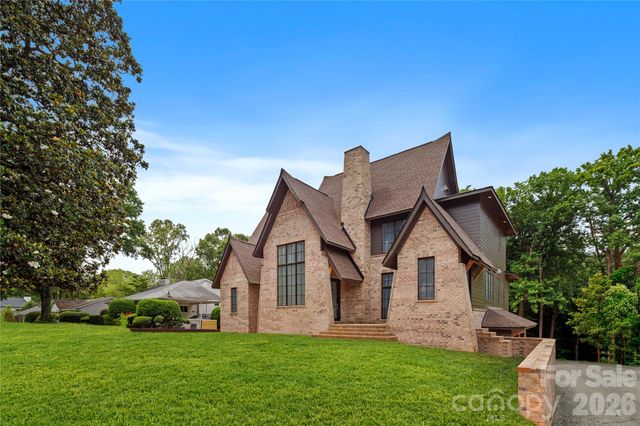 122 Lansdowne Road, Charlotte, NC 28270