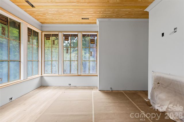 122 Lansdowne Road, Charlotte, NC 28270
