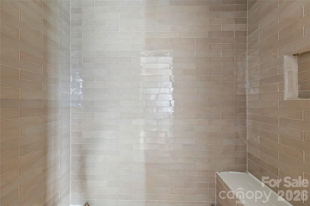 122 Lansdowne Road, Charlotte, NC 28270