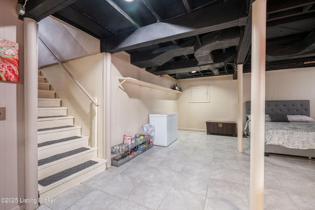 212 Sage Rd, Louisville, KY 40207