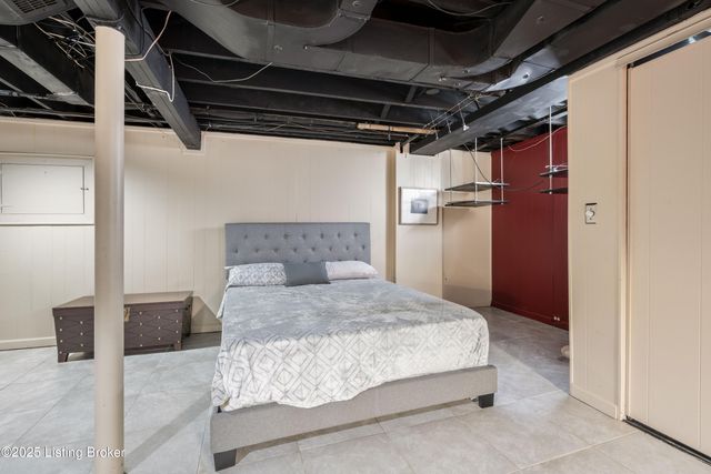 212 Sage Rd, Louisville, KY 40207