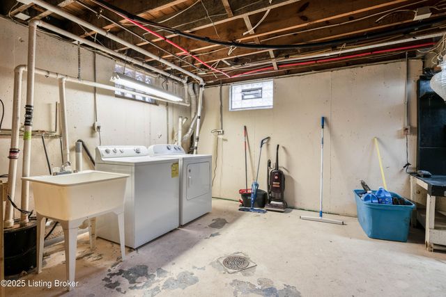 212 Sage Rd, Louisville, KY 40207