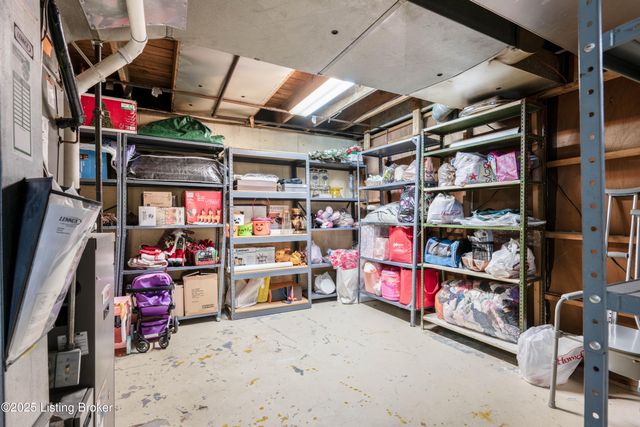 212 Sage Rd, Louisville, KY 40207