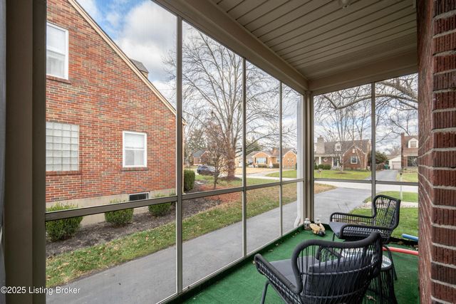 212 Sage Rd, Louisville, KY 40207