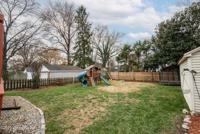 212 Sage Rd, Louisville, KY 40207