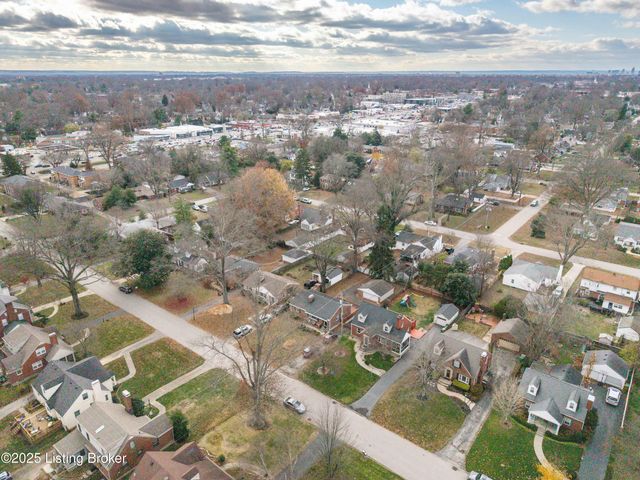 212 Sage Rd, Louisville, KY 40207