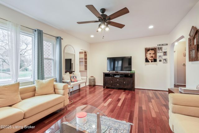 212 Sage Rd, Louisville, KY 40207