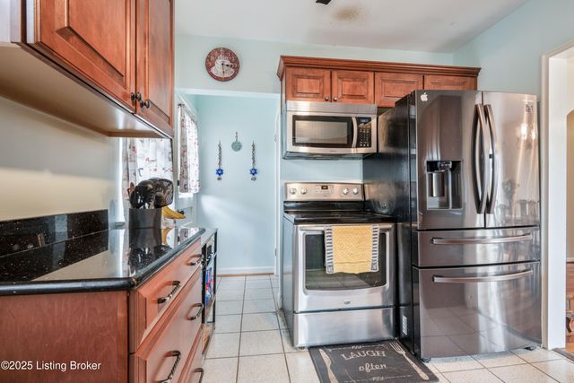 212 Sage Rd, Louisville, KY 40207