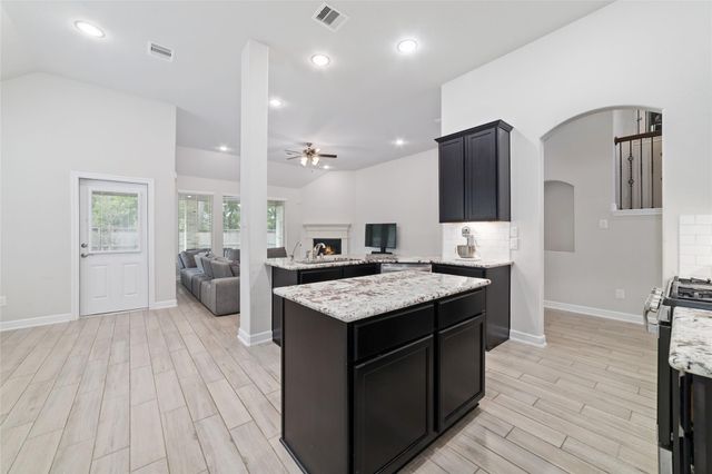 3324 Hickory Leaf Trail, Conroe, TX 77301