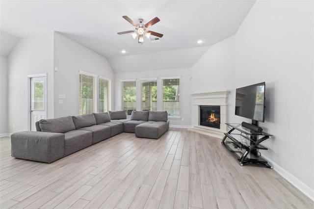 3324 Hickory Leaf Trail, Conroe, TX 77301