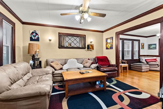 3 Seagrave Rd, Cambridge, MA 02140